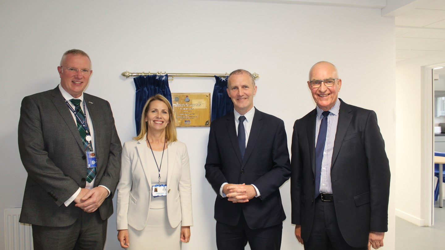 Paul Bassett, Pauline Howie, Michael Matheson and Tom Steele at the plaque